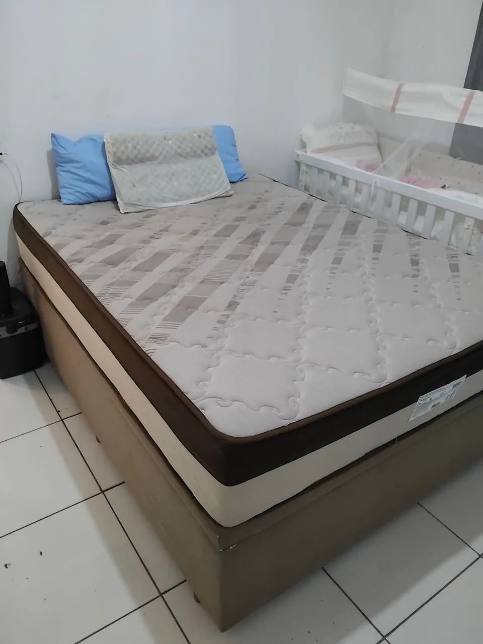 Vende-se cama de casal + baú  - Foto 2
