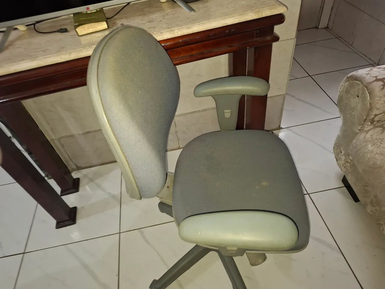 Vendo esta cadera  de escritório barato? - Foto 3