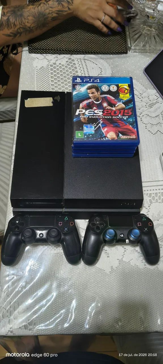 PS4 com 2 controles  - Foto 2
