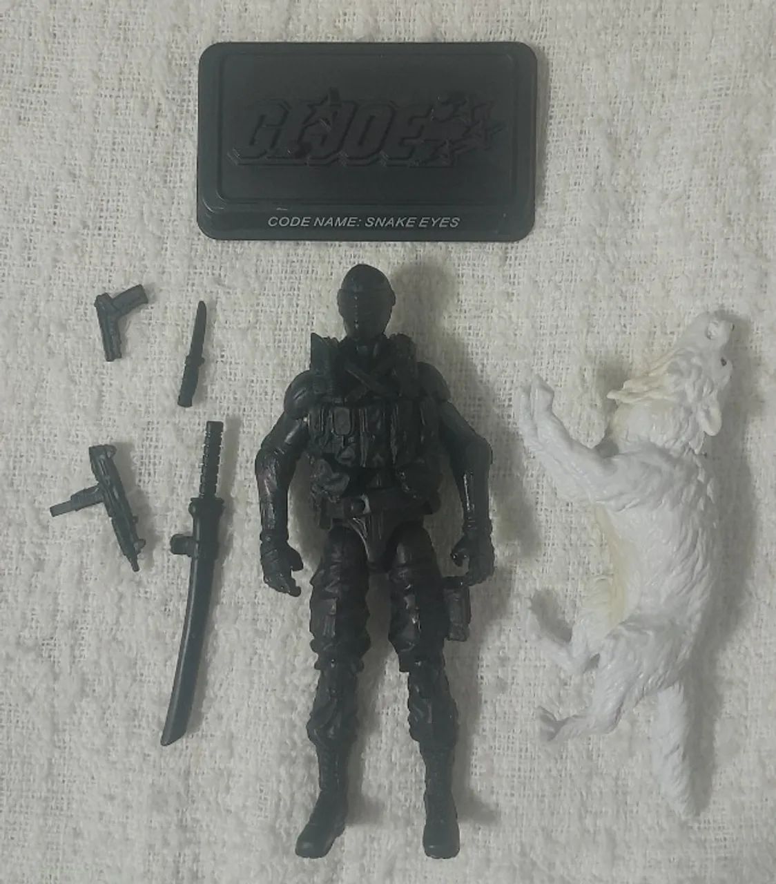 GI Joe Snake Eyes com lobo