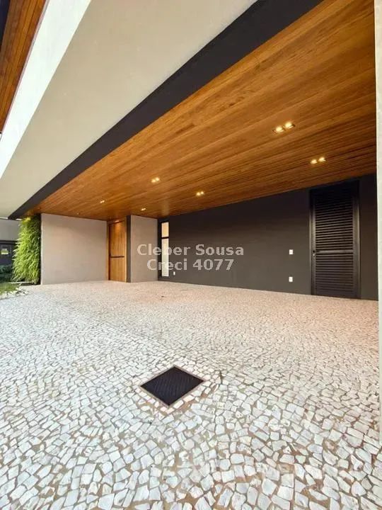 VENDO SOBRADO COM 5 SUÍTES E ACABAMENTO FINISSÍMO! - Foto 2