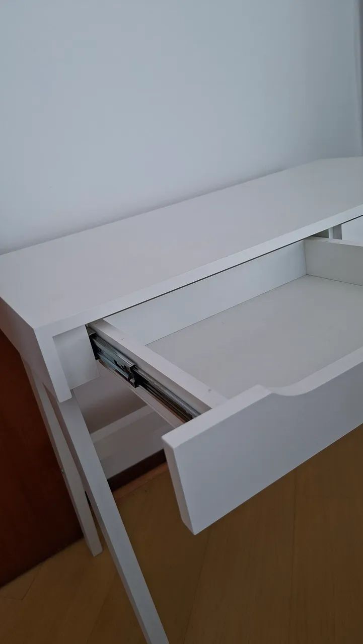 Escrivaninha em MDF - Branca com 2 Gavetas