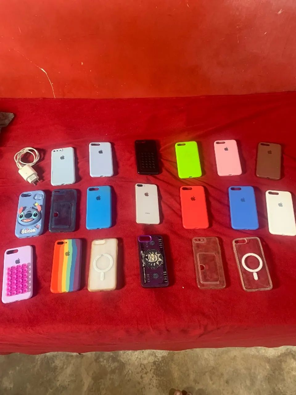 iPhone 8 Plus + 18 capinhas + 1 carregador  - Foto 2
