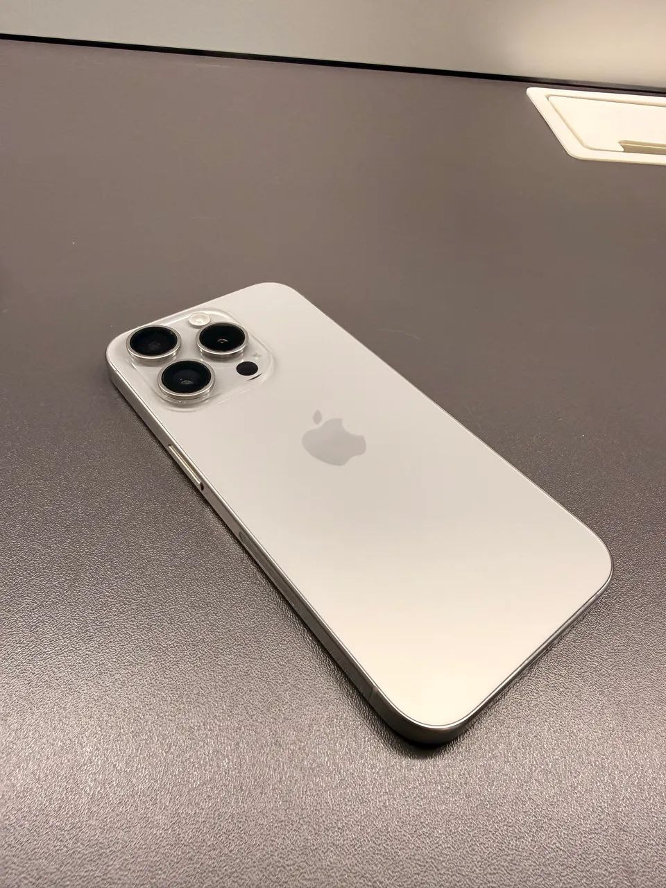 iPhone 15 Pro - 128GB - Titânio Natural - Foto 3