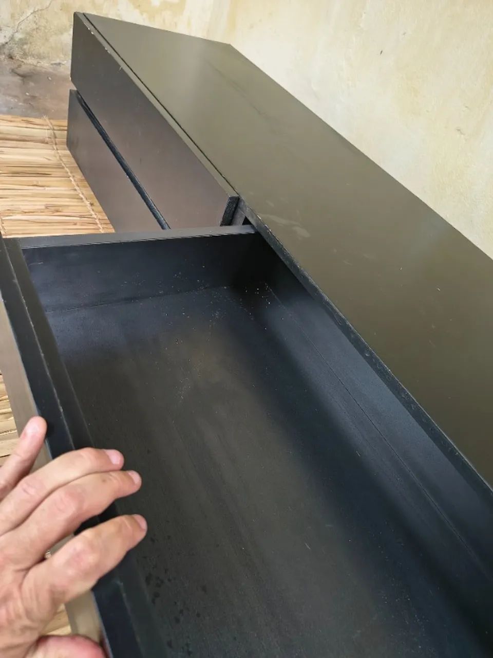 RACK SLIM BLACK EM MDF COM GAVETAS