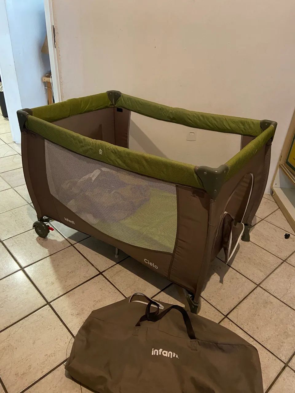 Berço portátil marca infanti  - Foto 3