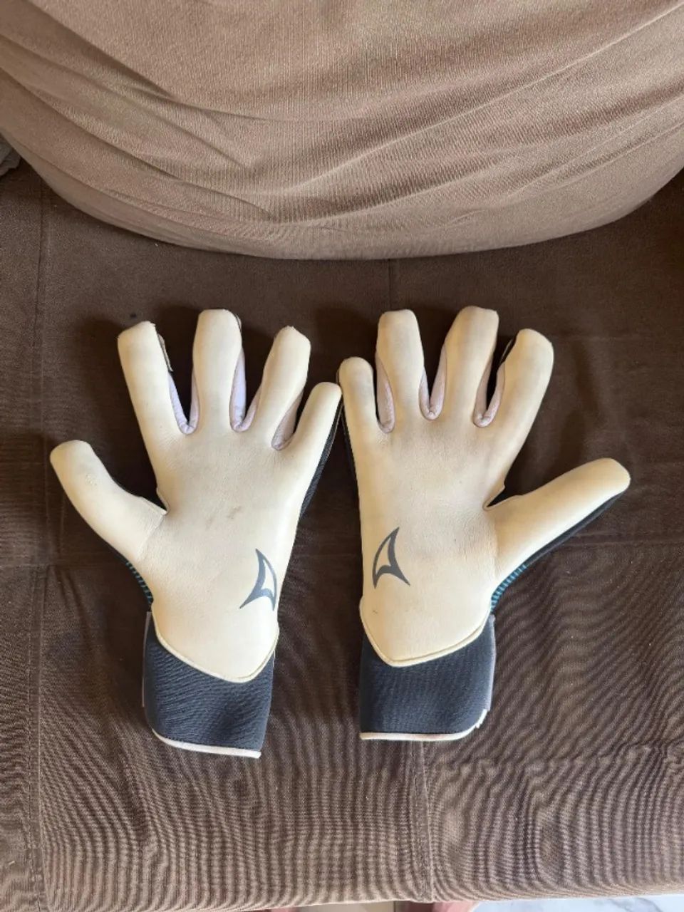 Luva De Goleiro Pro Three Stars Omni Azul Cinza (usada 2 vezes) Contato: * - Foto 4