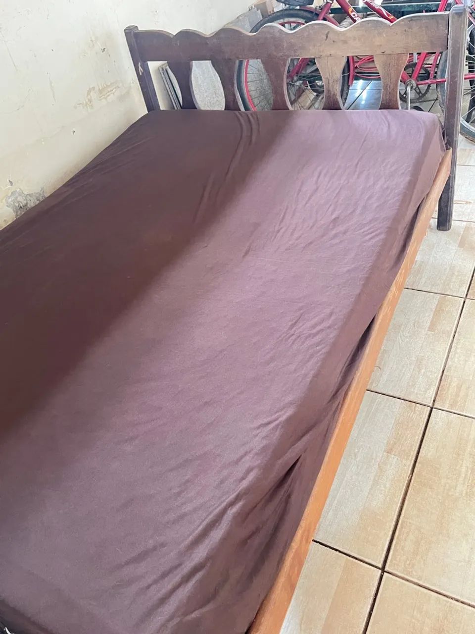Vende-se cama de casal