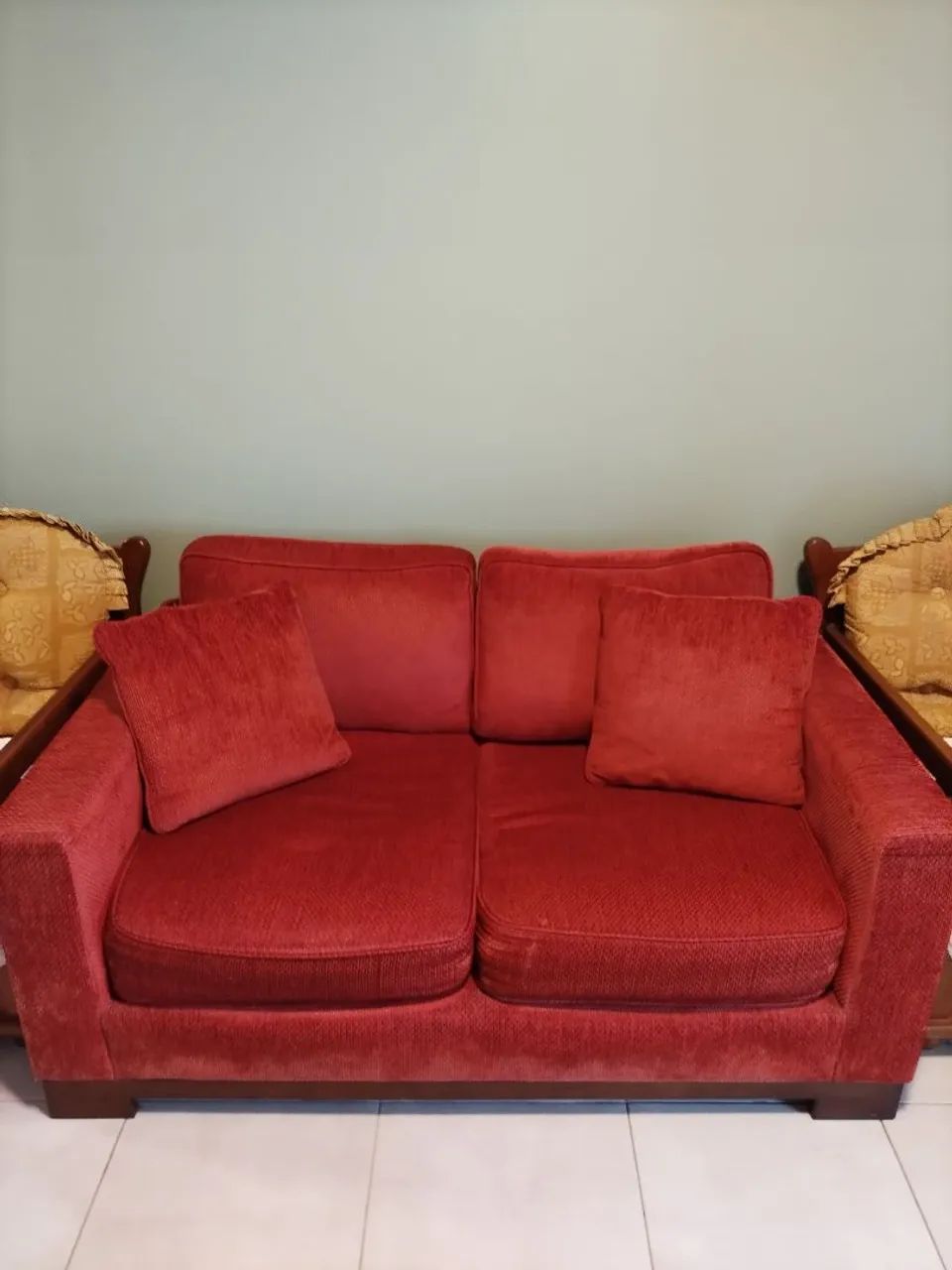 Sofá de dois lugares vermelho  - Foto 3