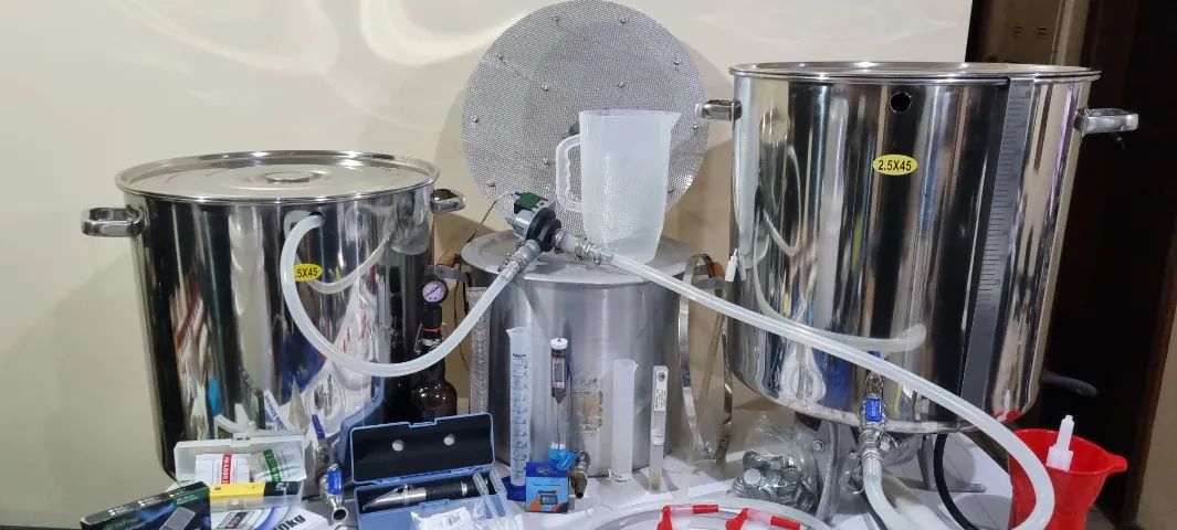 KIT COMPLETO DE CERVEJARIA CASEIRA - QUASE NOVO! - Foto 3