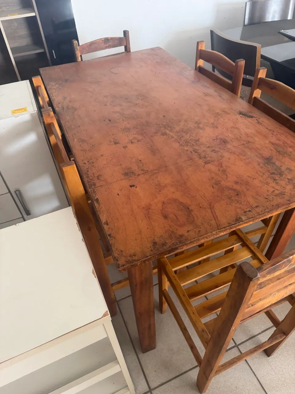 Mesa 6 cadeiras em Madeira 