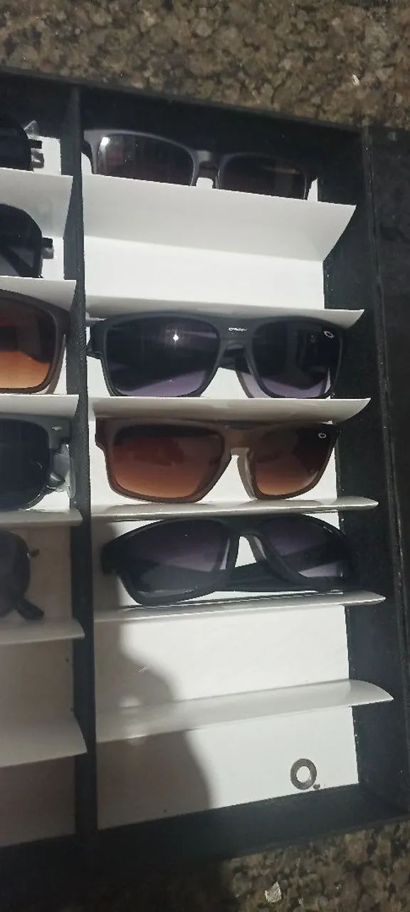 Caixa com nove óculos e maleta - Foto 5