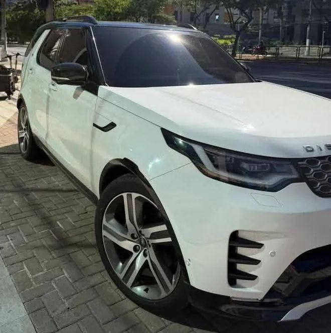 Land Rover Discovery 2024