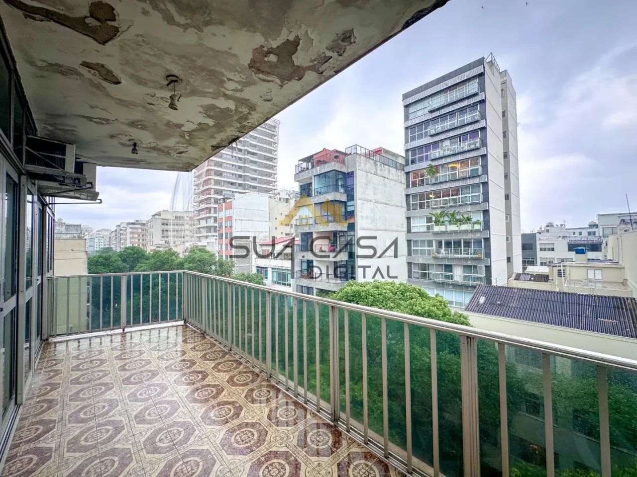 APARTAMENTO COM VARANDA EM IPANEMA | 165M² REF: AP0122