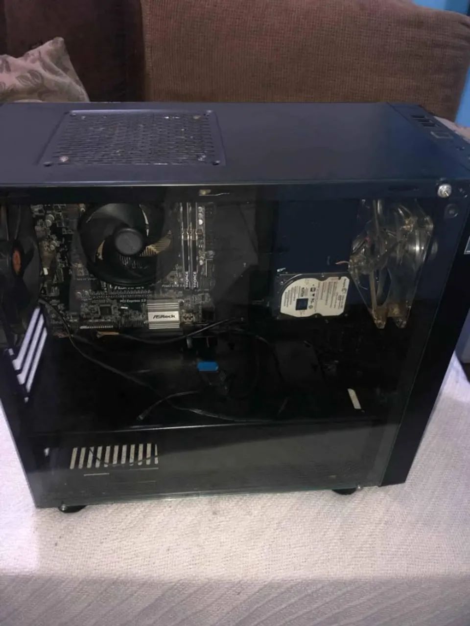 PLACA DE VIDEO GTX 1650 4GB COM GABINETE PRETO