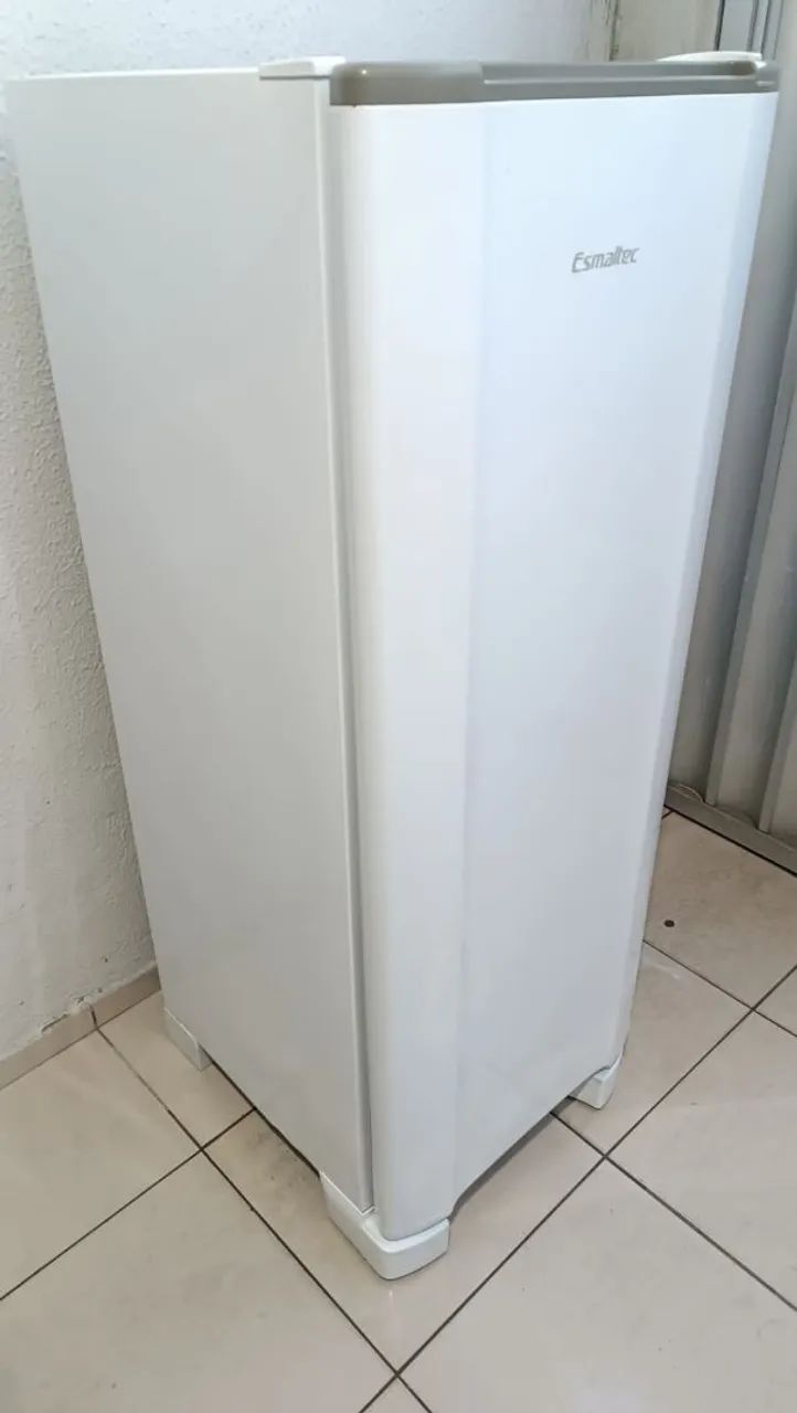 Geladeira Esmaltec gelo seco muito bem conservada! - Foto 3