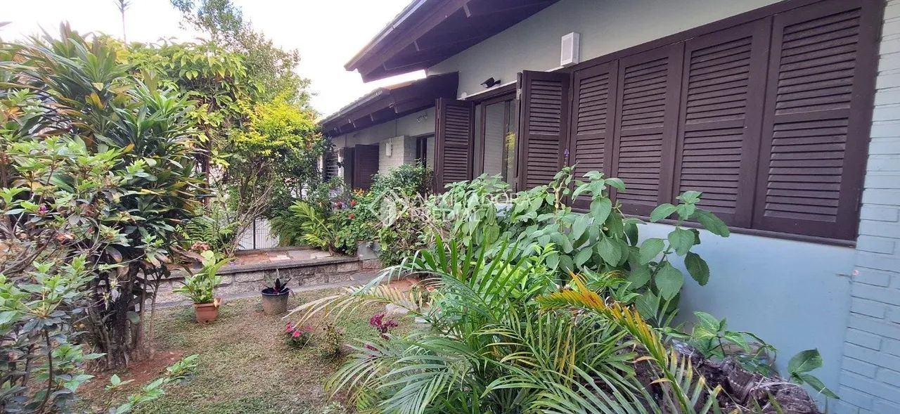 Casa com jardim na Carvoeira, próximo a UFSC
