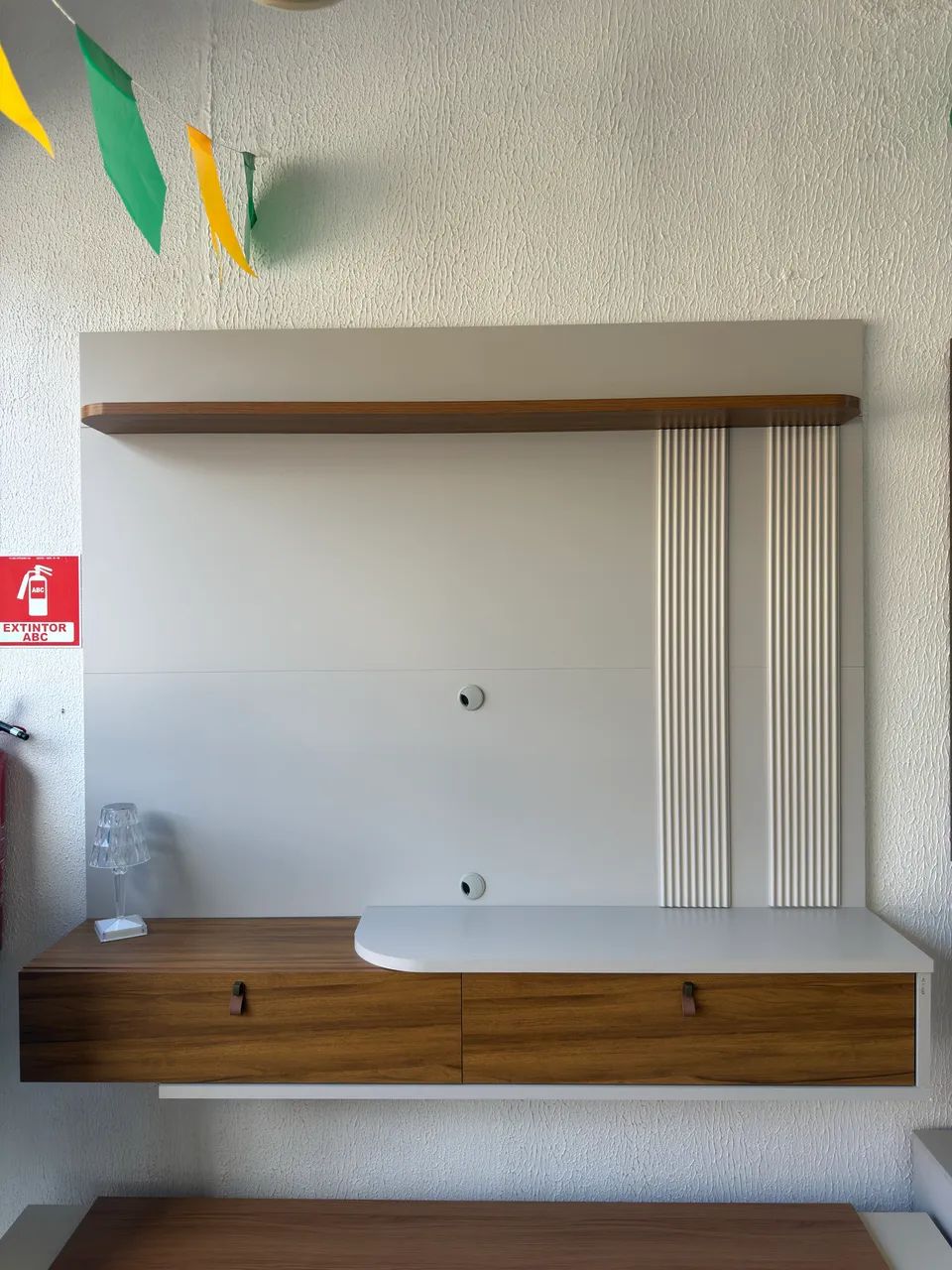 Painel para Tv até 65 polegadas novo disponível 