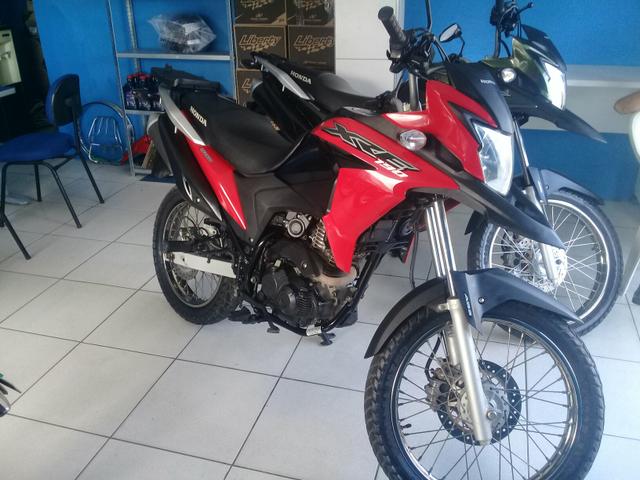 Xre 190 2016 ( 2 capacetes + tanque cheio na compra)