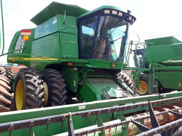 Colheitadeira de Grãos John Deere 9750 - Foto 2