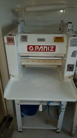 Maquinário para pizzaria.