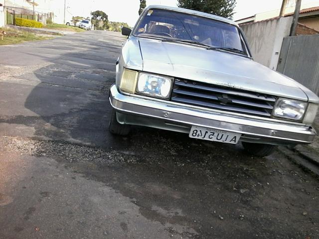 Caravan comodoro 4cc álcool ano 1982 câmbio 4marchas - Foto 4