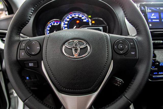 TOYOTA YARIS SEDAN XLS AT 19/20 - Foto 10