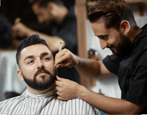 Procura-se Barbeiro com experiência e qualificação com certificado - Foto 2