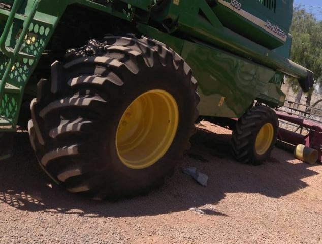 Colheitadeira de Grãos John Deere 1550 - Foto 3