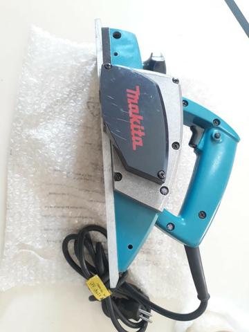 Plaina Elétrica Manual Profissional 1900 B 580W Makita (127v) - Foto 4