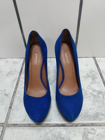 scarpin azul arezzo