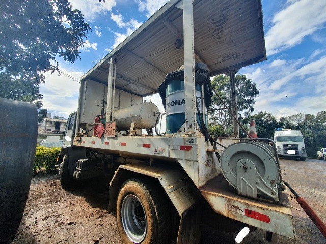 CAMINHÃO COMBOIO