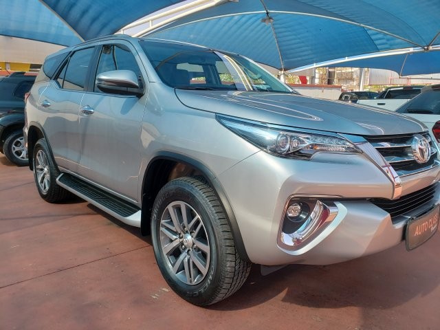TOYOTA HILUX SW4 2019 2.8 SRX 4X4 7 LUGARES 16V TURBO INTERCOOLER DIESEL 4P AUTOMÁTICO