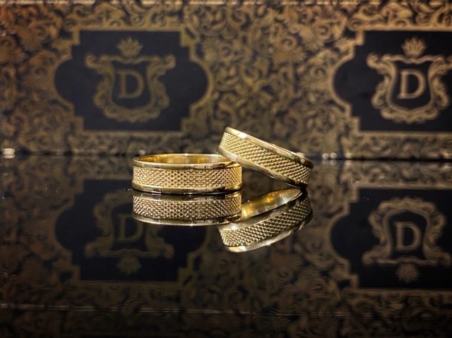 Par de Alianças em Ouro 18K