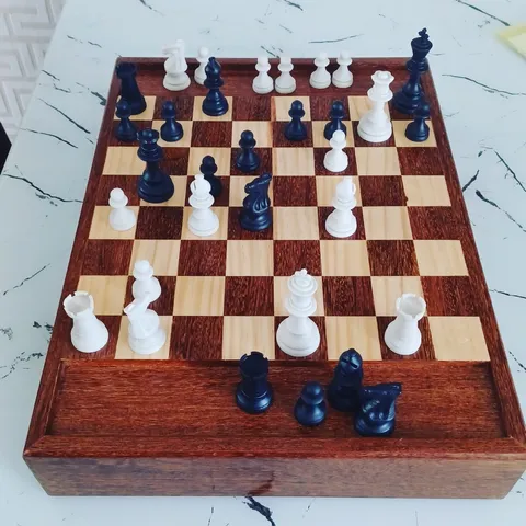 Chesse jogo de xadrez internacional rainha xadrez de madeira de