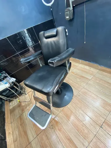 Vendo cadeira de barbeiro reclinável em perfeito estado - Outros itens para  comércio e escritório - Milionários (Barreiro), Belo Horizonte 1255713650