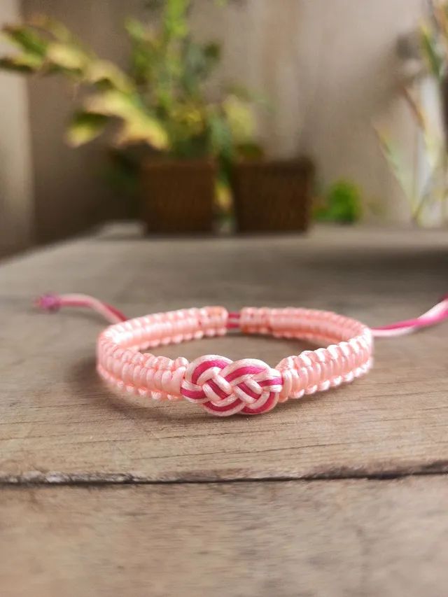Pulseira macrame nó do infinito 