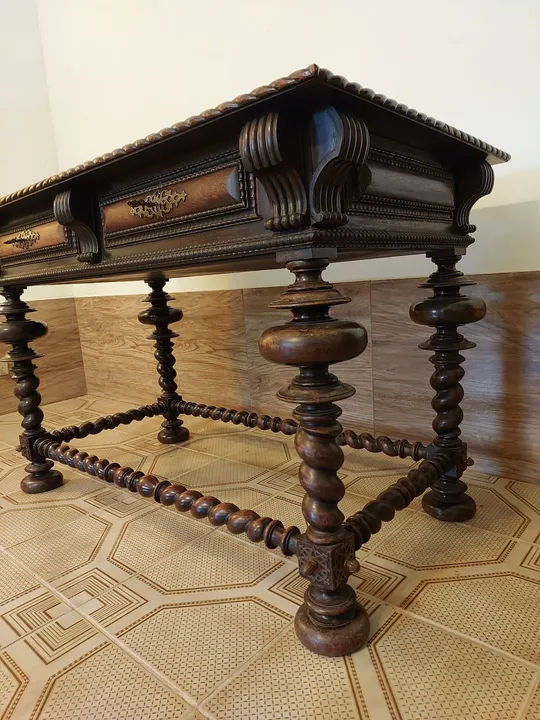 MESA MANUELINA ANTIGA.