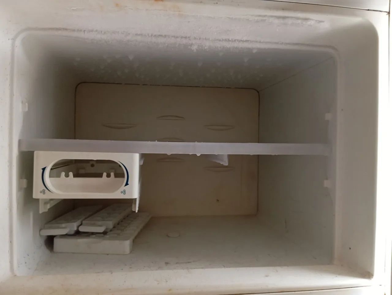 Geladeira Electrolux Duplex com Dispenser de Água - Foto 3