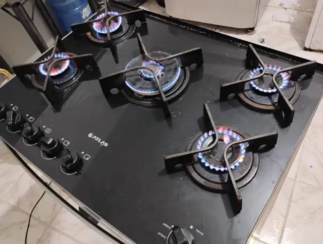Fogão Atlas 5 Bocas preto Atenas Glass com Acendimento automático - Bivolt - Foto 2