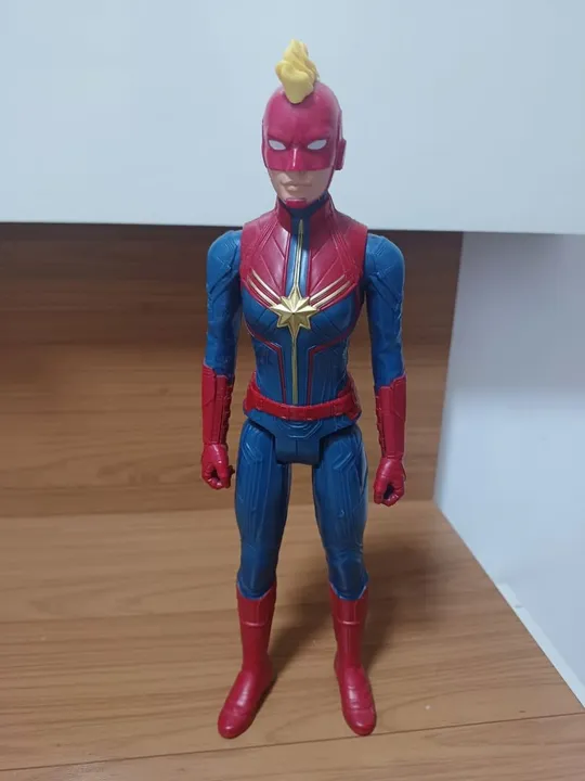 Boneca Capitã Marvel Avengers - 30 cm
