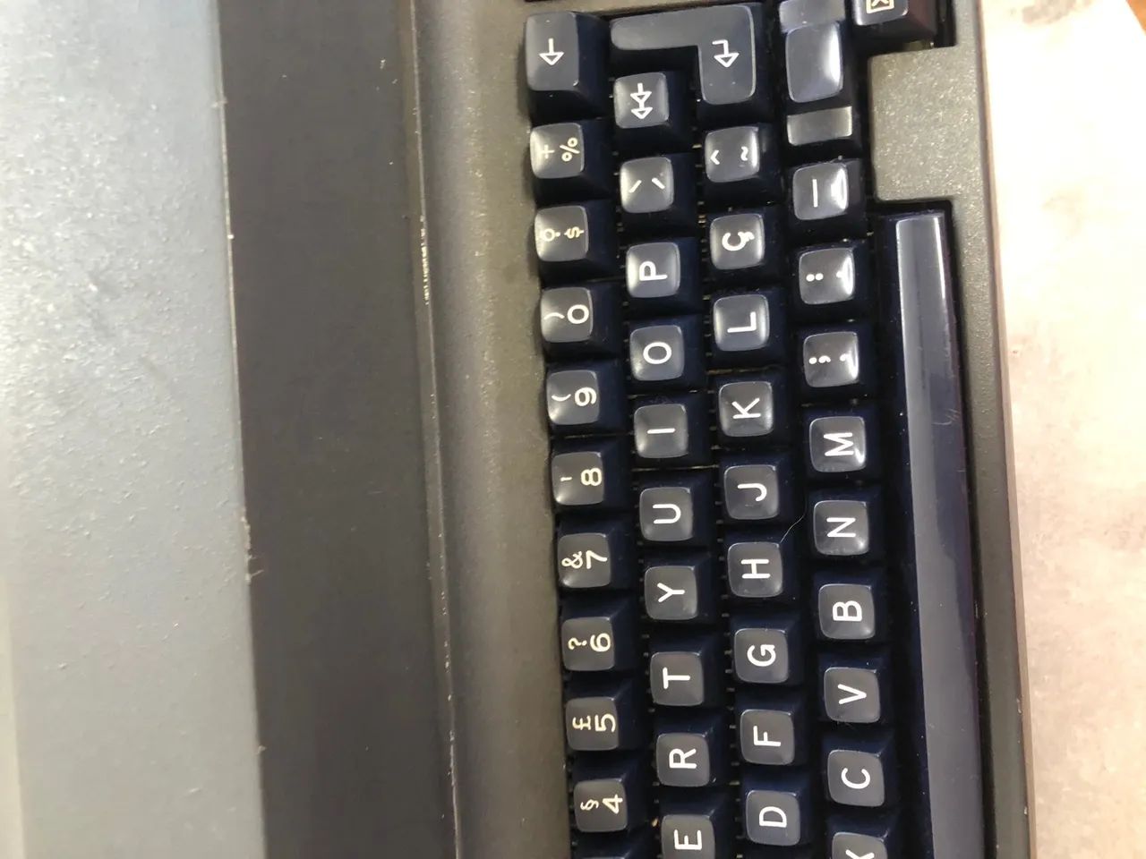Máquina de escrever elétrica IBM - Foto 2