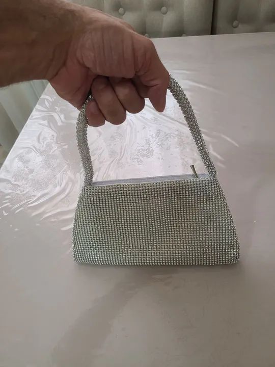 Linda Bolsa de Mão Com Strass - Foto 4