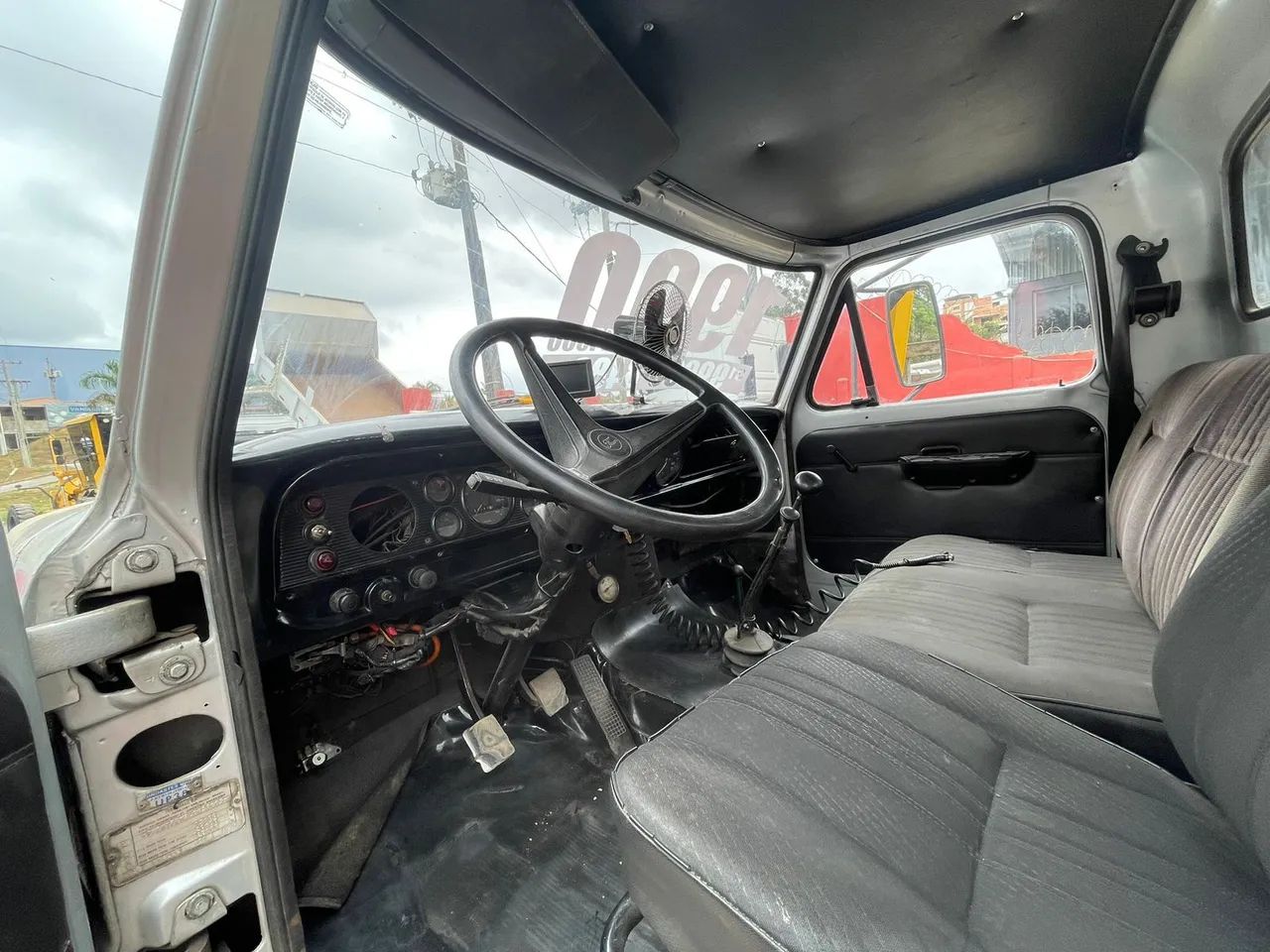 Ford F-14000 com Carroceria e Munck - Foto 5