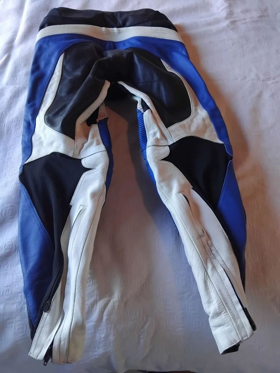 Calça ALPINE STARS ROAD com ótima proteção de joelhos e pernas. (Semi nova)