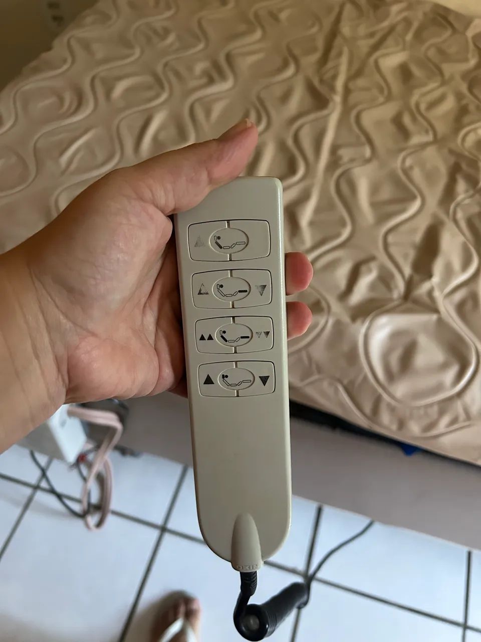 Cama Hospitalar Automática com Colchões - Foto 4