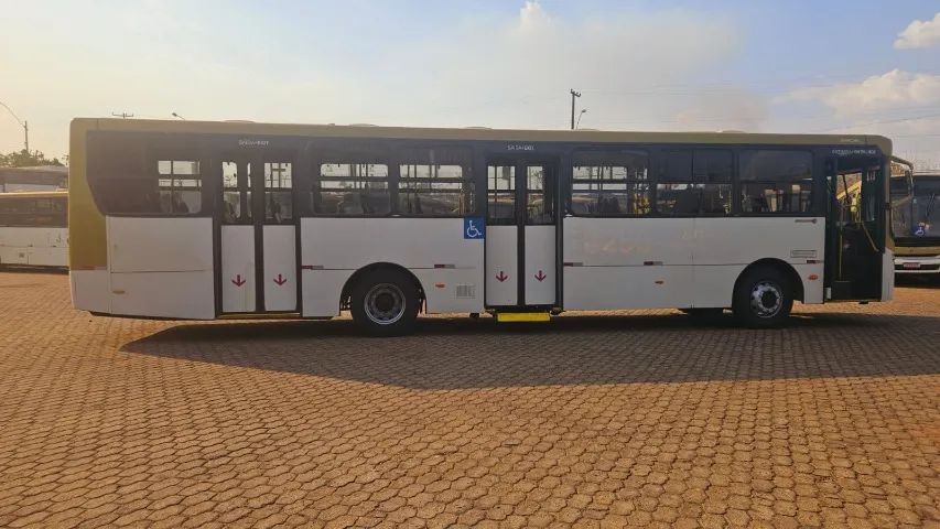 INDUSCAR APACHE VIP III