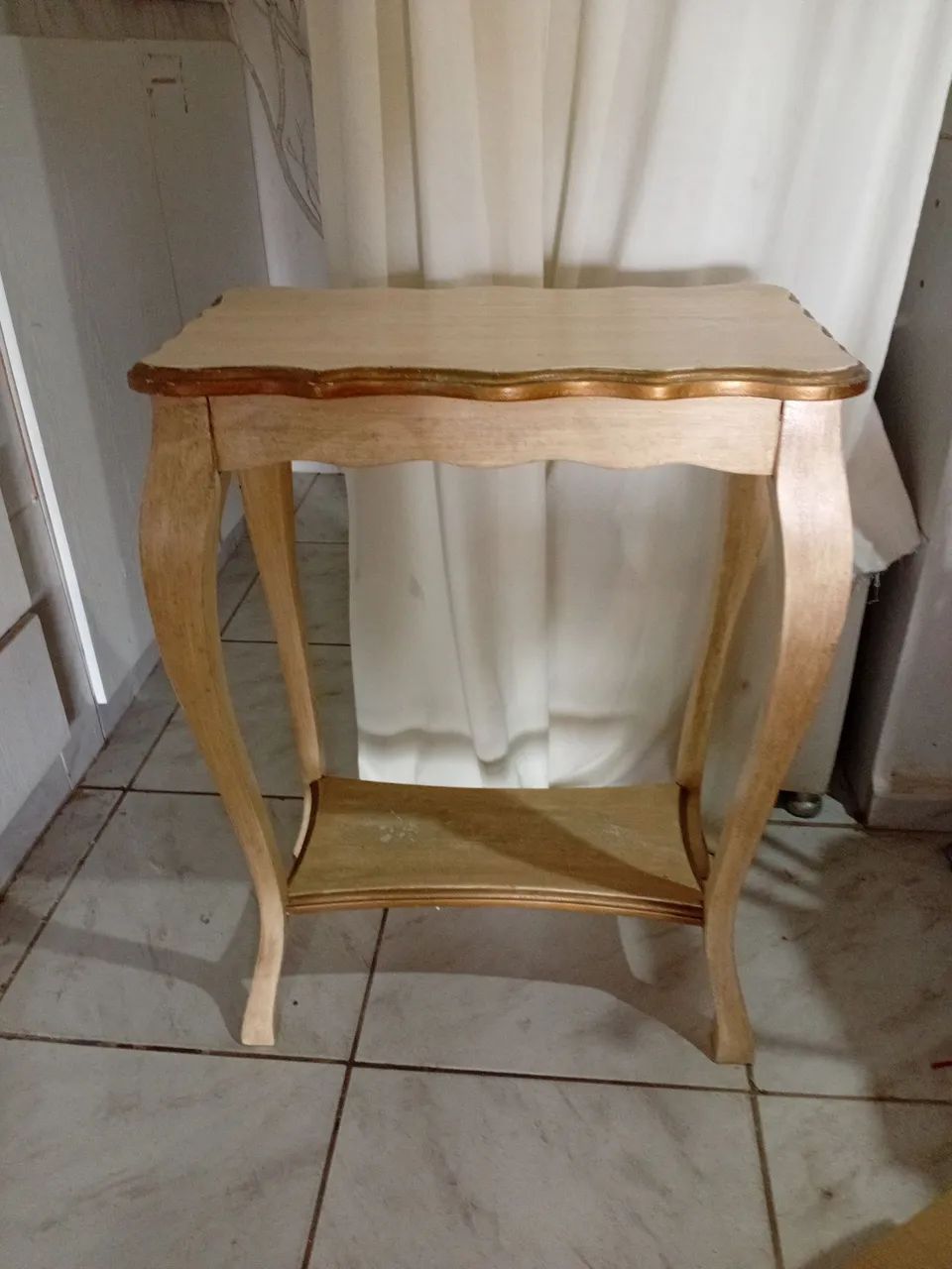 Mesa madeira com pintura em patina