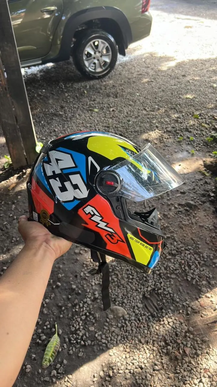 Capacete Fw3 semi novo número 60 ( só venda )