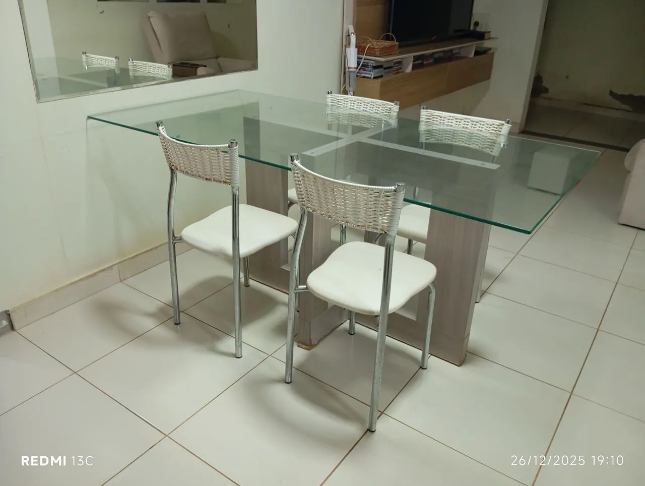 Mesa tampo de vidro/4 cadeiras64960522874369121